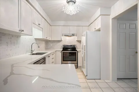 582 Pinder Ave, Newmarket, ON L3X 2A3