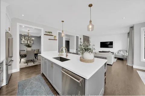 152 McDonnell Cres, Bradford West Gwillimbury, ON L3Z 0T8