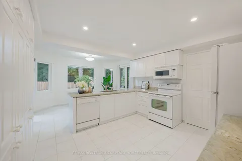 4 McPhail Crt, Markham, ON L3R 0C2