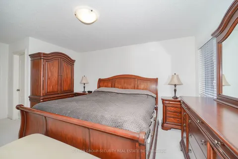 36 Cobb St, Aurora, ON L4G 0W8