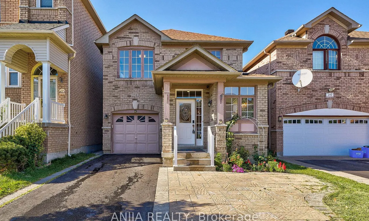 238 Madison Heights Blvd, Markham, ON L6C 2L4