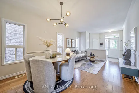 238 Madison Heights Blvd, Markham, ON L6C 2L4