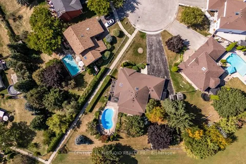 46 Royal Crt, Bradford West Gwillimbury, ON L3Z 2P7