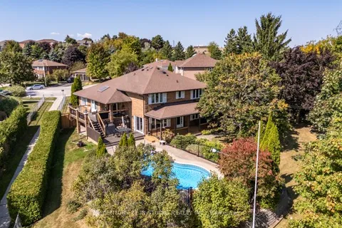 46 Royal Crt, Bradford West Gwillimbury, ON L3Z 2P7