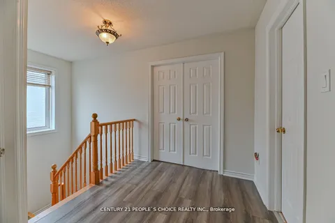 26 Rainbow Crt, Georgina, ON L4P 3Z6