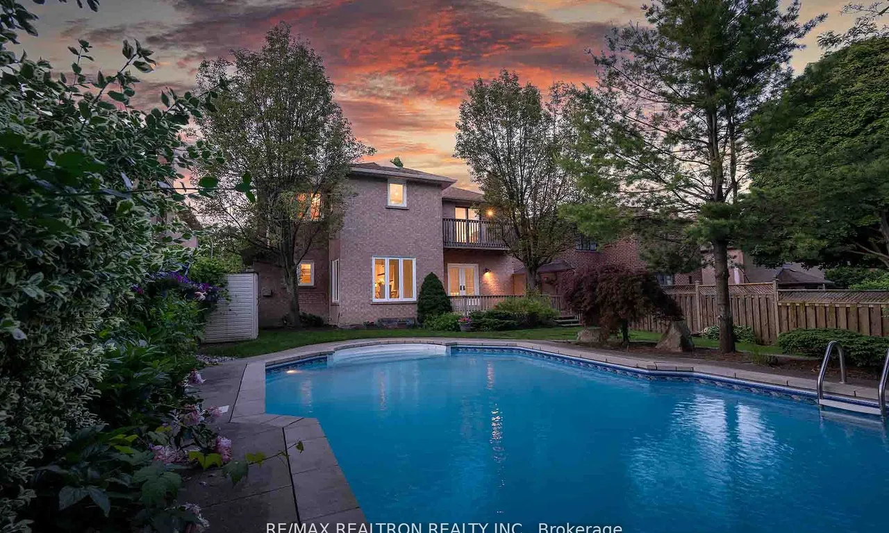 44 Lunau Lane, Markham, ON L3T 5N2