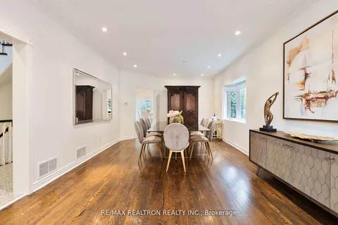 44 Lunau Lane, Markham, ON L3T 5N2