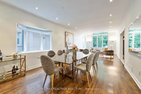 44 Lunau Lane, Markham, ON L3T 5N2