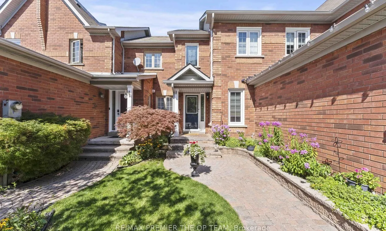 21 October Lane, Aurora, ON L4G 6Y1