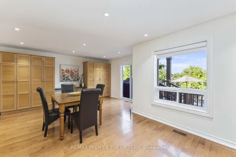 21 October Lane, Aurora, ON L4G 6Y1