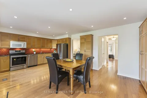 21 October Lane, Aurora, ON L4G 6Y1