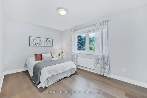 27 Shannon Rd, East Gwillimbury, ON L0G 1M0