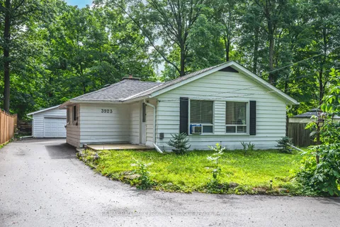 3923 Algonquin Ave, Innisfil, ON L9S 2M3