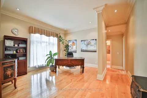 7 Longview Cres, Vaughan, ON L4H 1A7