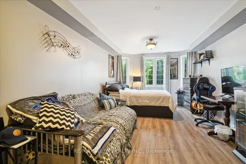 7 Archer Ave, Bradford West Gwillimbury, ON L3Z 2Y4