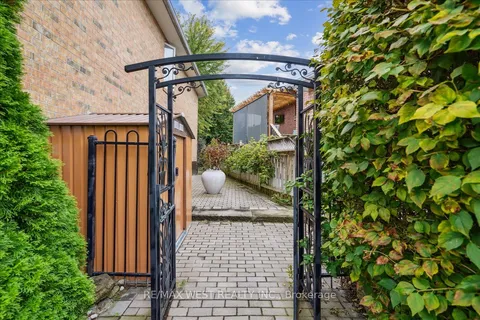 7 Archer Ave, Bradford West Gwillimbury, ON L3Z 2Y4