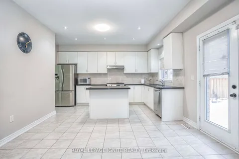 1382 Dallman St, Innisfil, ON L0L 1W0