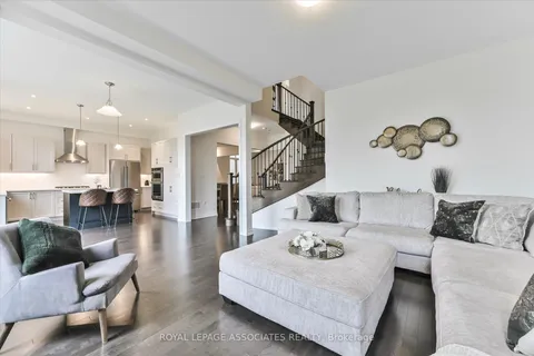 55 Deepwood Cres, East Gwillimbury, ON L9N 0P8