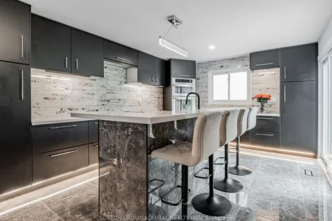 6 Cherry Hills Rd, Vaughan, ON L4K 1M4