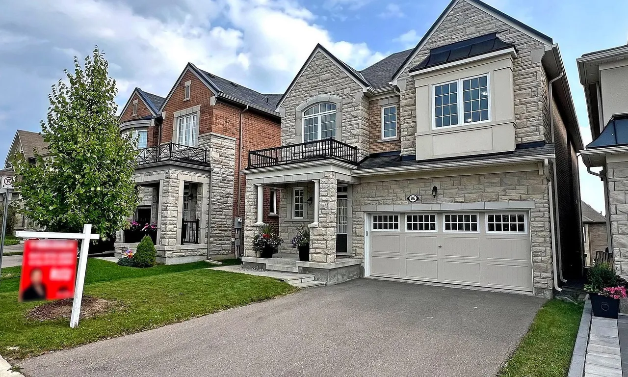 96 Thomas Phillips Dr, Aurora, ON L4G 0X5