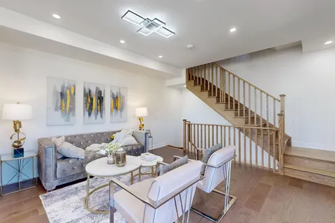 106 William Shearn Cres, Markham, ON L6C 1N6