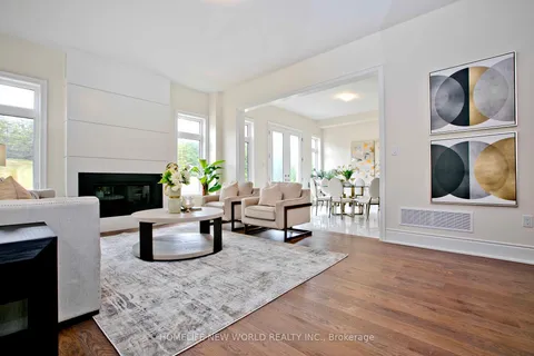 21 Upbound Crt, East Gwillimbury, ON L9N 0E5