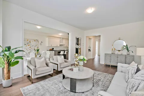 21 Upbound Crt, East Gwillimbury, ON L9N 0E5