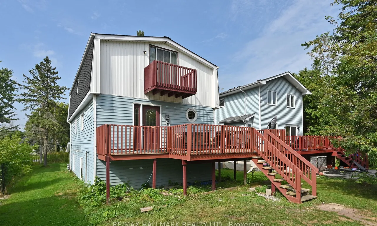 1071 Wood St, Innisfil, ON L0L 1R0