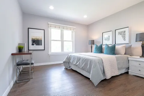 37 Morgans Rd, East Gwillimbury, ON L9N 0E7