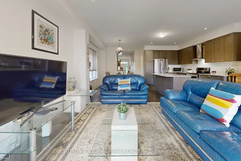 11 Thornapple Lane, Richmond Hill, ON L4E 0E7