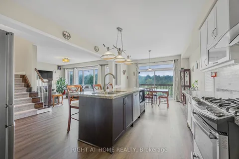 80 Mount Cres, Essa, ON L3W 0N2