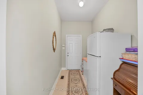80 Mount Cres, Essa, ON L3W 0N2