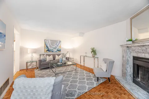 18 Westminster Dr, Richmond Hill, ON L4B 1P4