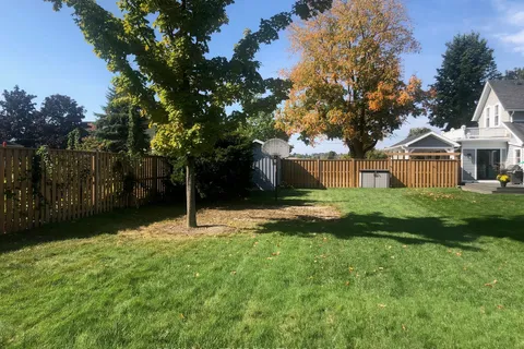 17 First Ave, Uxbridge, ON L9P 1M4