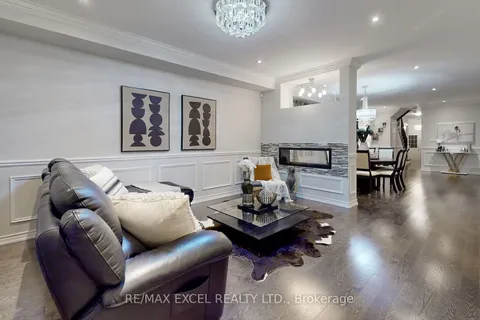 173 Helen Ave, Markham, ON L3R 1J6