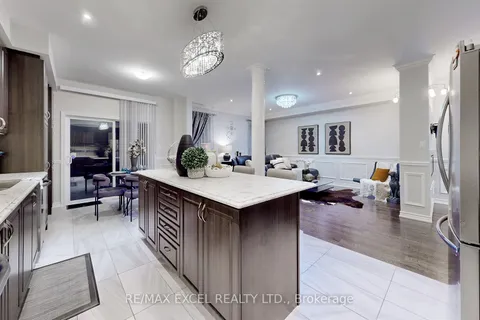 173 Helen Ave, Markham, ON L3R 1J6