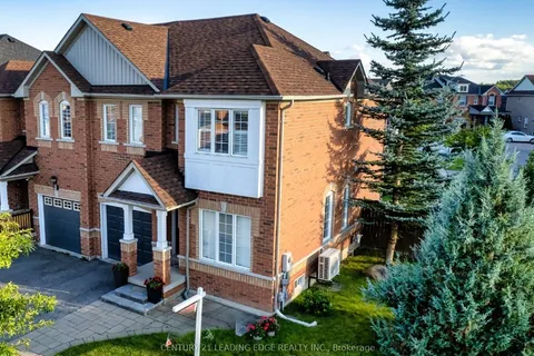 2 Barnwood Dr, Richmond Hill, ON L4E 5A4