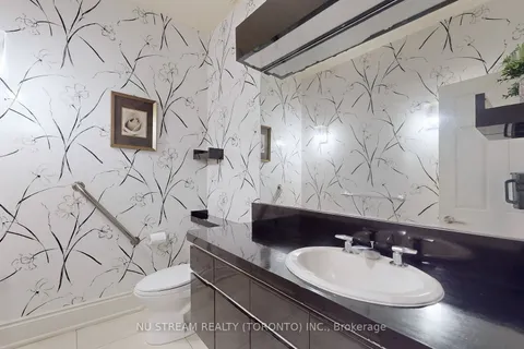 161 Rose Green Dr, Vaughan, ON L4J 4R6