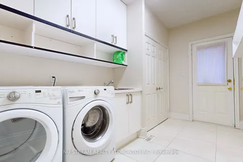 161 Rose Green Dr, Vaughan, ON L4J 4R6