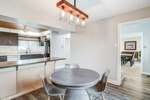 25 Victoria Rd, Georgina, ON L0C 1L0