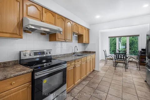 216 Colborne St, Bradford West Gwillimbury, ON L3Z 2R5