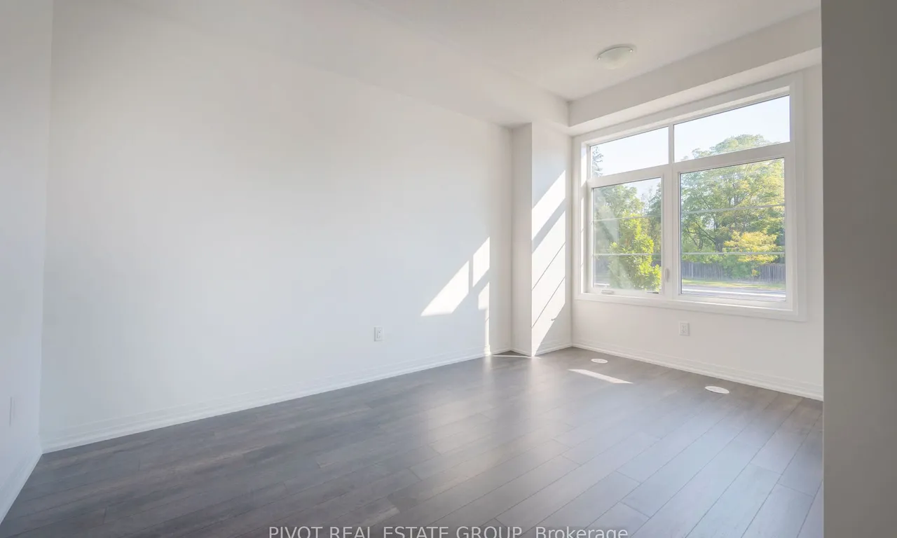 Att/Row/Twnhouse living room at 81 Carneros Way Markham