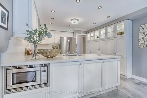 691 Gagnon Pl, Newmarket, ON L3X 1V8