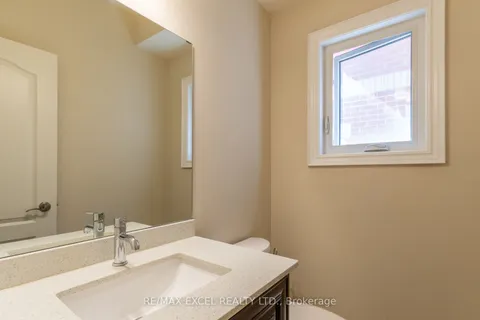 83 Eastpine Dr, Markham, ON L3R 4T2