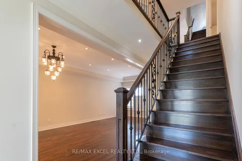 83 Eastpine Dr, Markham, ON L3R 4T2