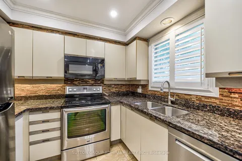 311 Buckingham Rd, Newmarket, ON L3Y 6K6