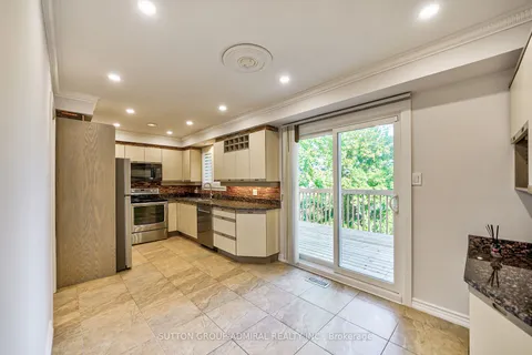 311 Buckingham Rd, Newmarket, ON L3Y 6K6