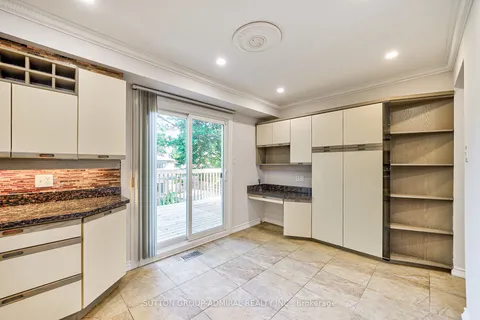 311 Buckingham Rd, Newmarket, ON L3Y 6K6