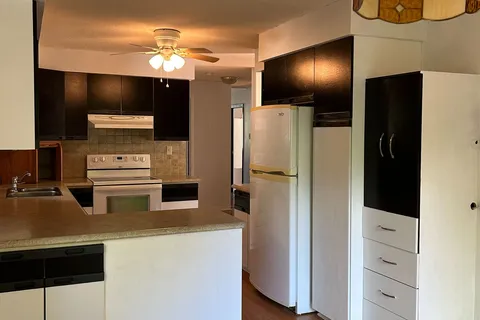 328 Andrew St, Newmarket, ON L3Y 1H3