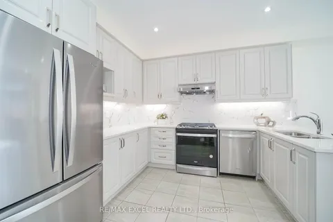 338 Silk Twist Dr St, East Gwillimbury, ON L9N 0S7